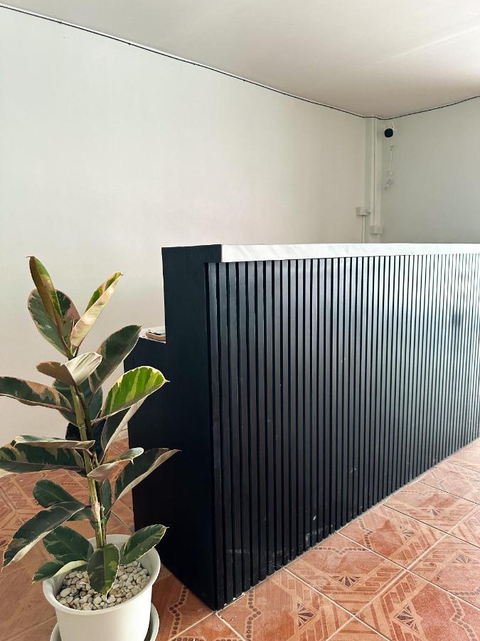 Montana Hotel & Hostel Phuket Karon Luaran gambar