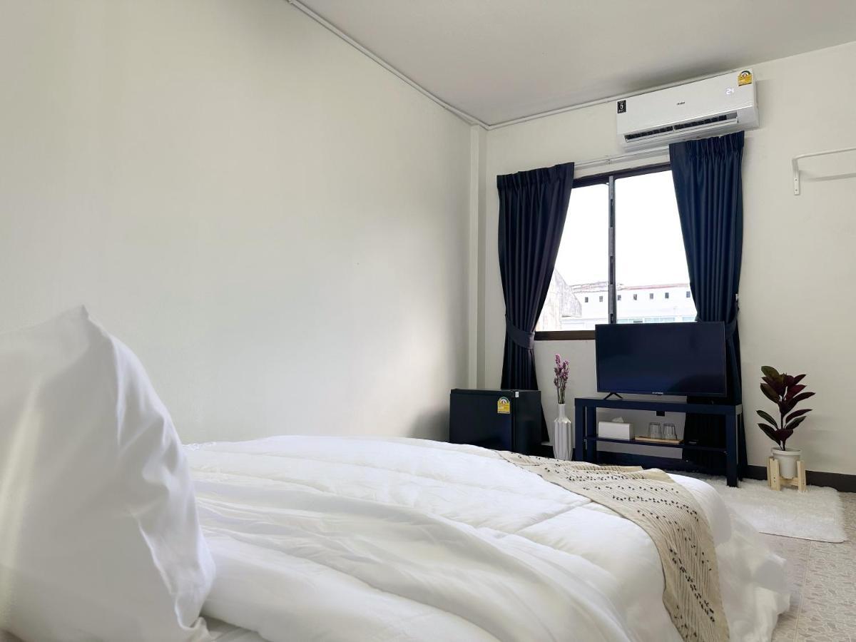Montana Hotel & Hostel Phuket Karon Luaran gambar