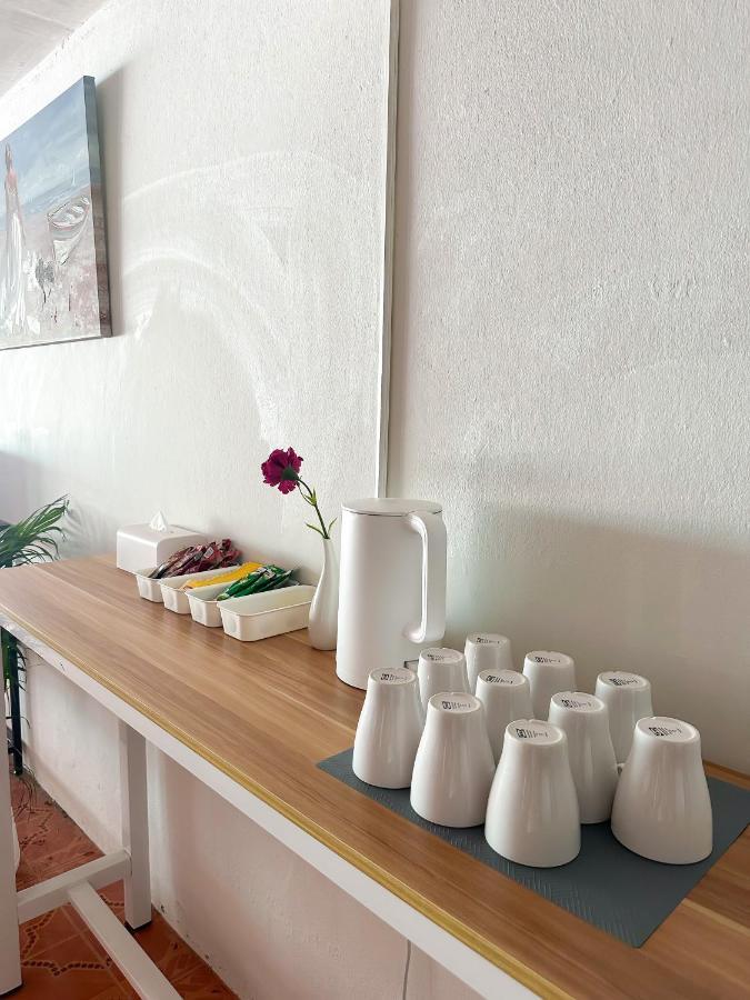 Montana Hotel & Hostel Phuket Karon Luaran gambar