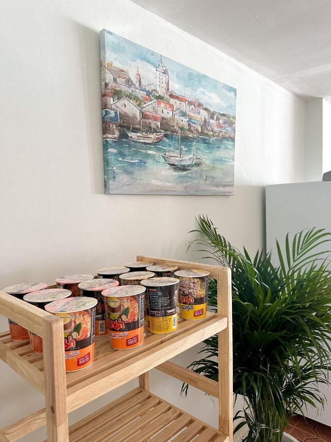 Montana Hotel & Hostel Phuket Karon Luaran gambar
