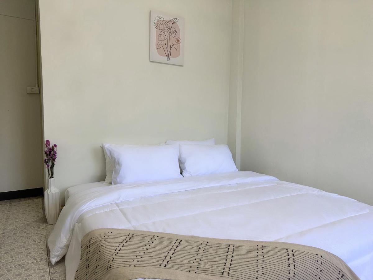 Montana Hotel & Hostel Phuket Karon Luaran gambar