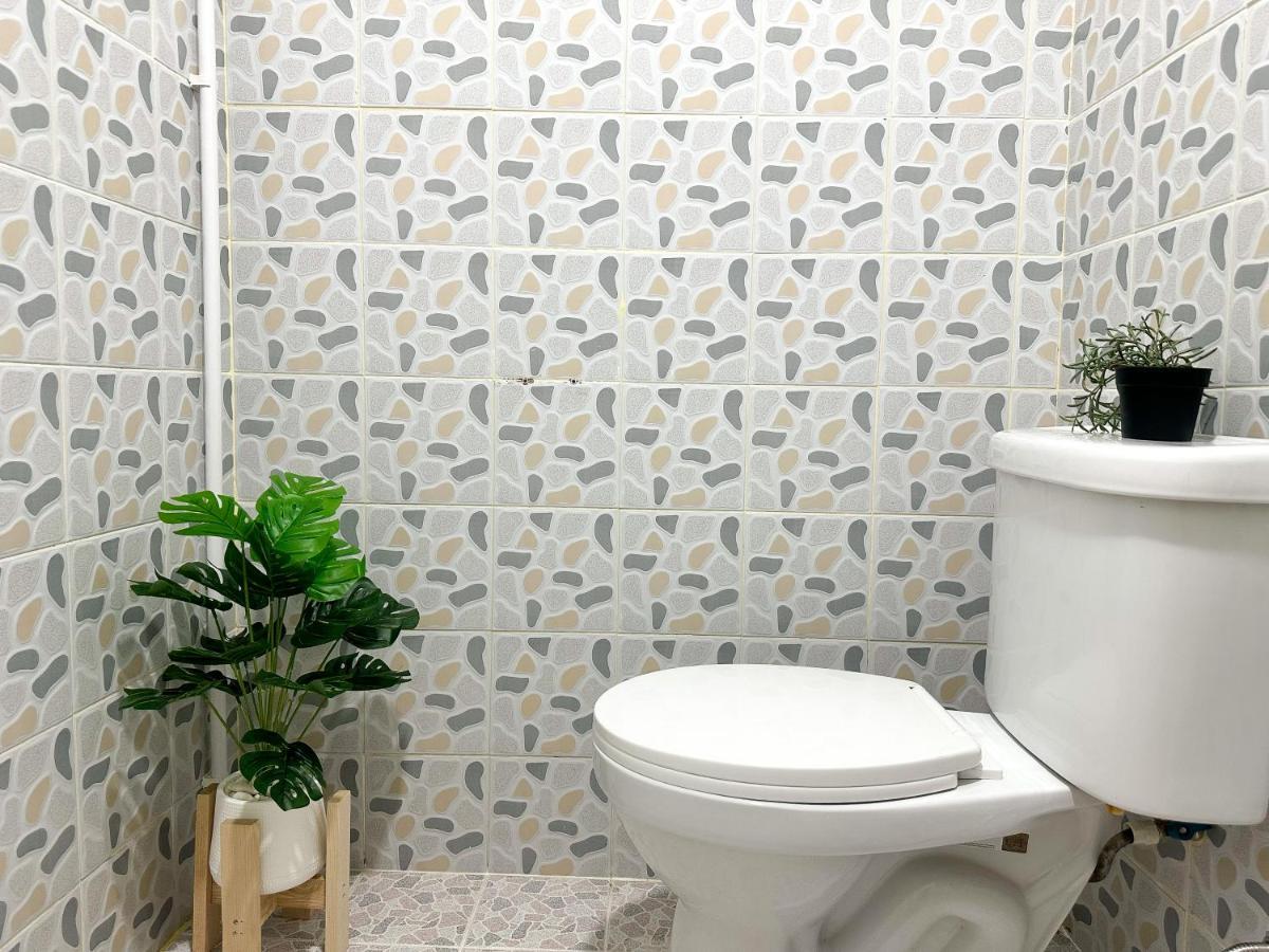 Montana Hotel & Hostel Phuket Karon Luaran gambar