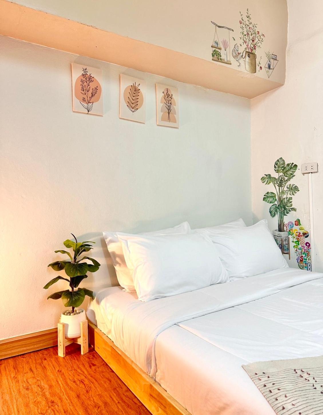 Montana Hotel & Hostel Phuket Karon Luaran gambar
