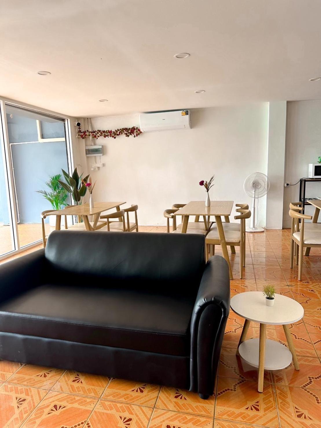 Montana Hotel & Hostel Phuket Karon Luaran gambar