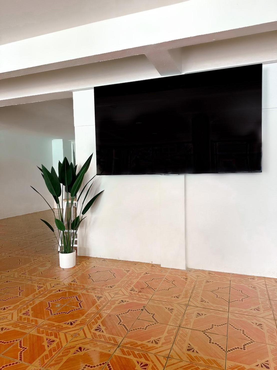 Montana Hotel & Hostel Phuket Karon Luaran gambar