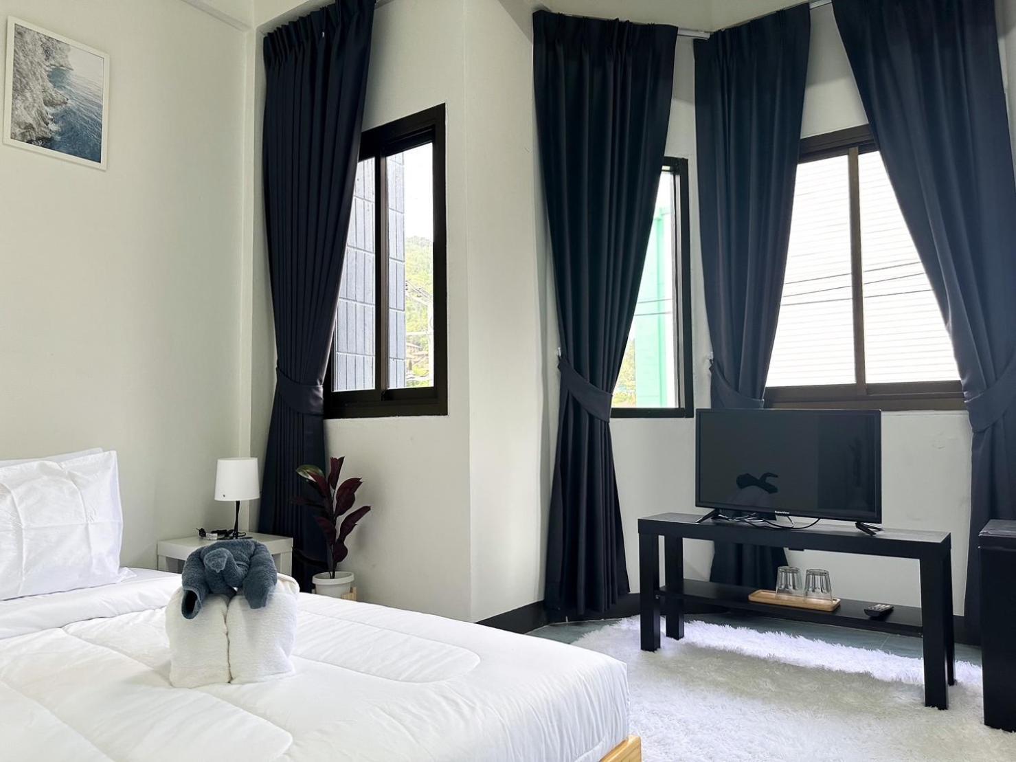Montana Hotel & Hostel Phuket Karon Luaran gambar