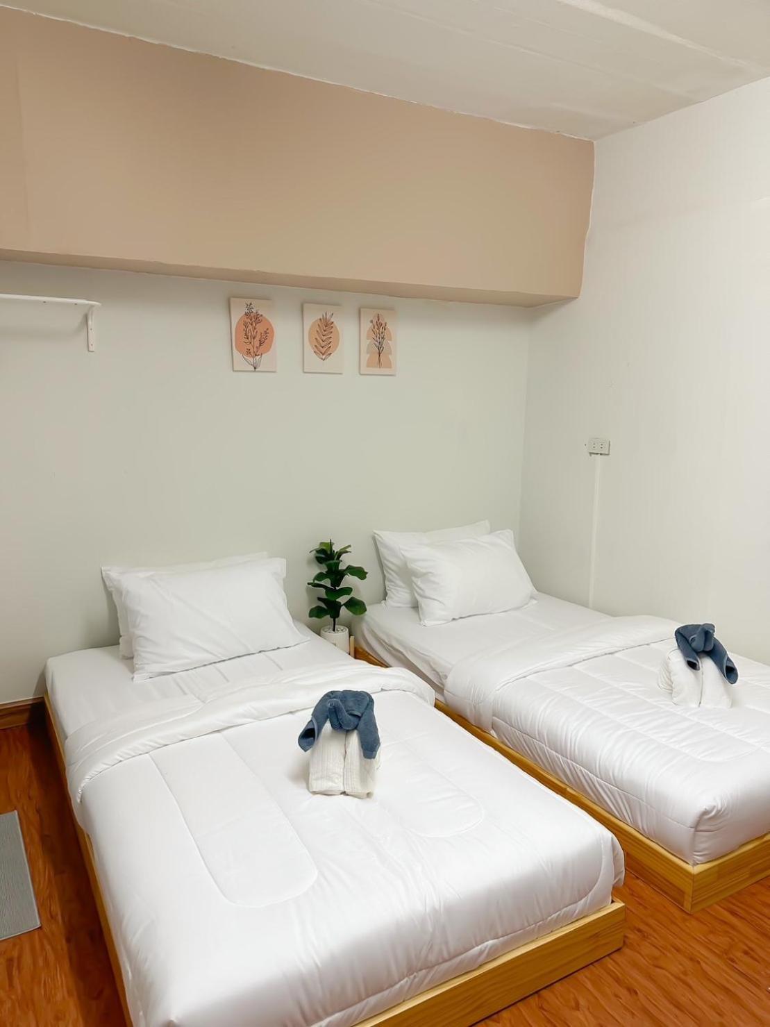 Montana Hotel & Hostel Phuket Karon Luaran gambar